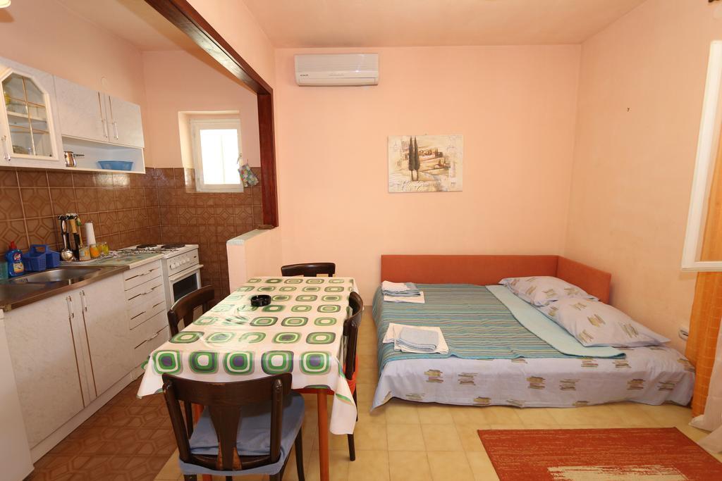 Apartments Antoneta Makarska Eksteriør billede