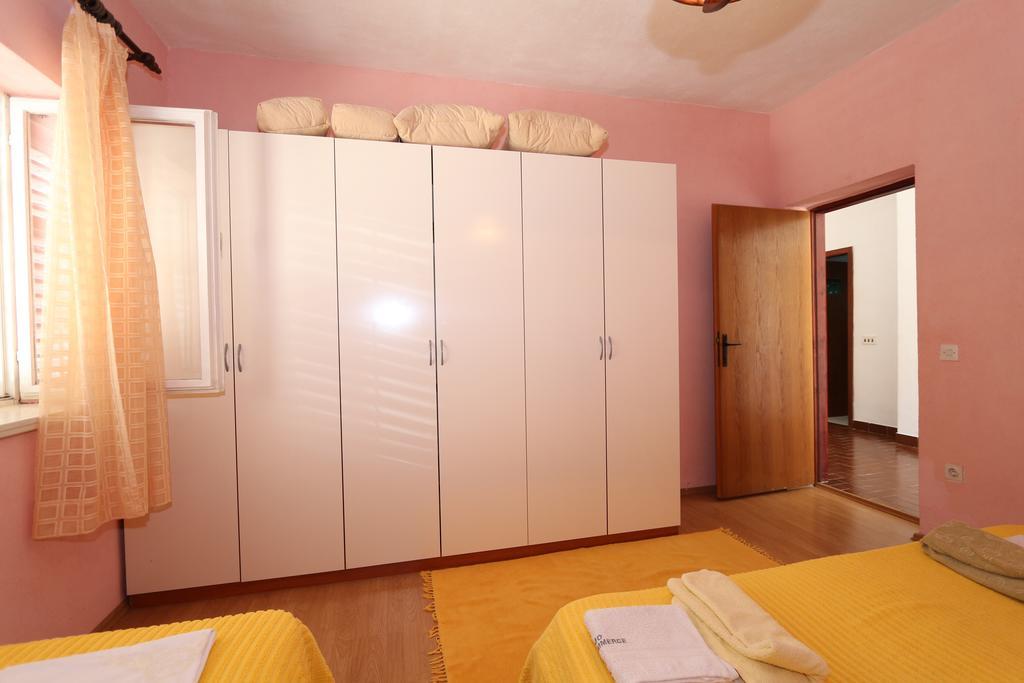 Apartments Antoneta Makarska Eksteriør billede