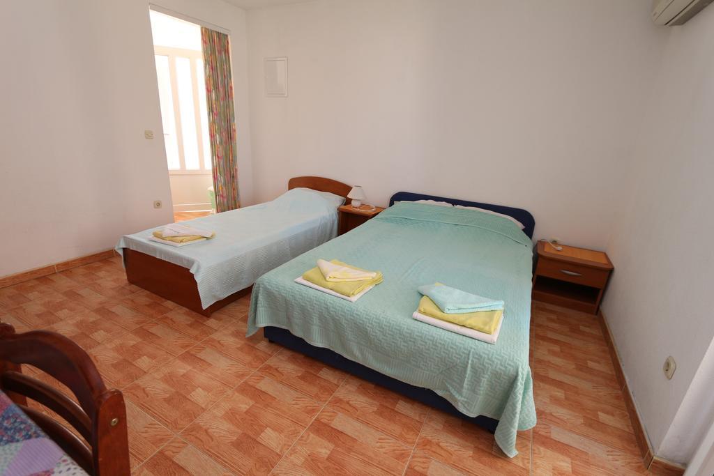 Apartments Antoneta Makarska Eksteriør billede