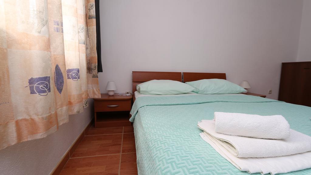 Apartments Antoneta Makarska Eksteriør billede