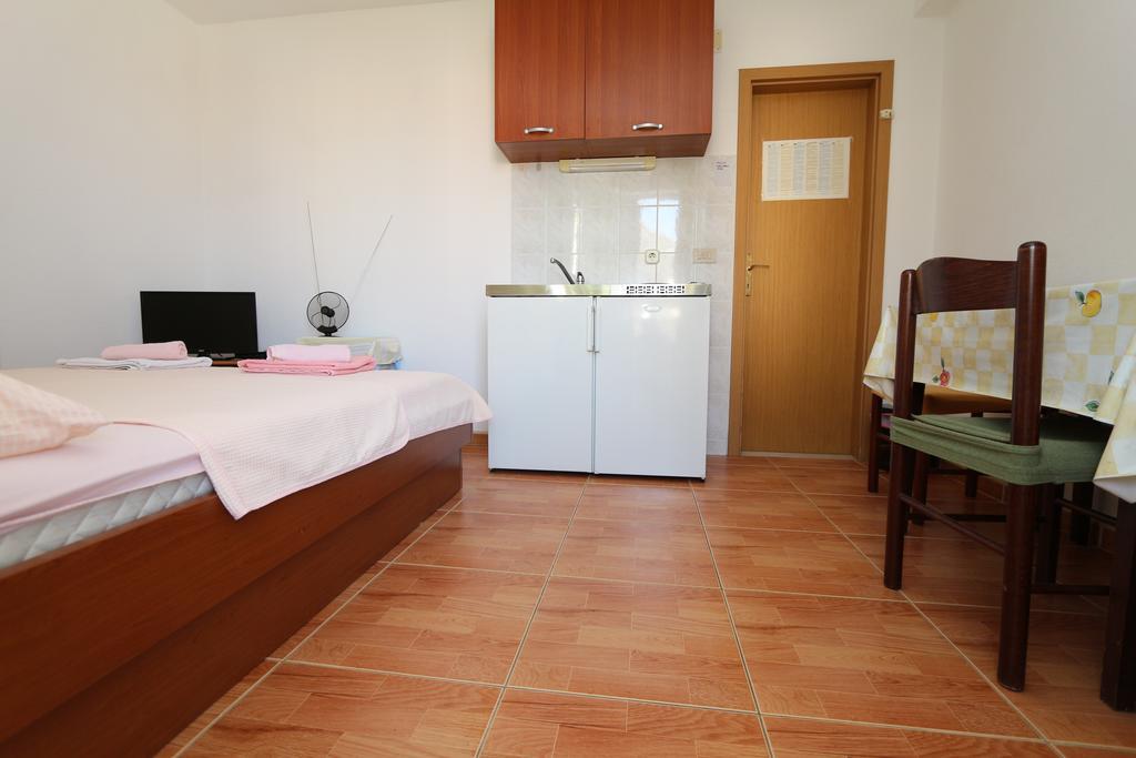 Apartments Antoneta Makarska Eksteriør billede