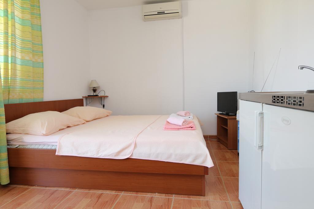 Apartments Antoneta Makarska Eksteriør billede