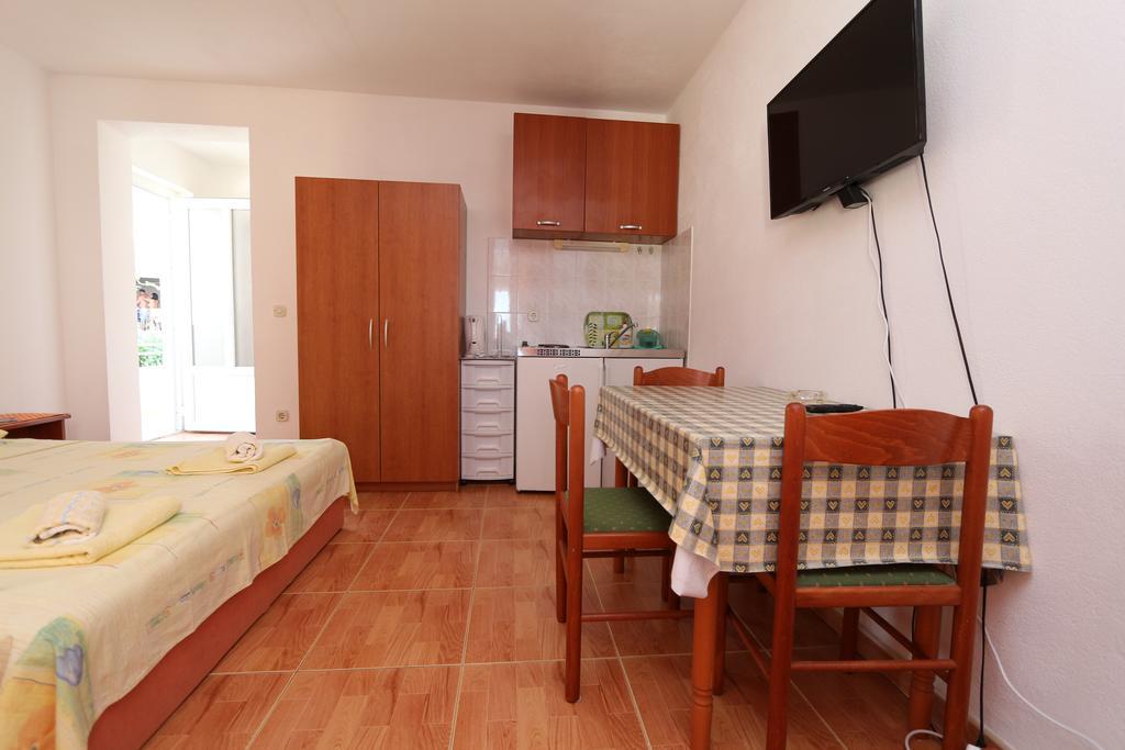 Apartments Antoneta Makarska Eksteriør billede