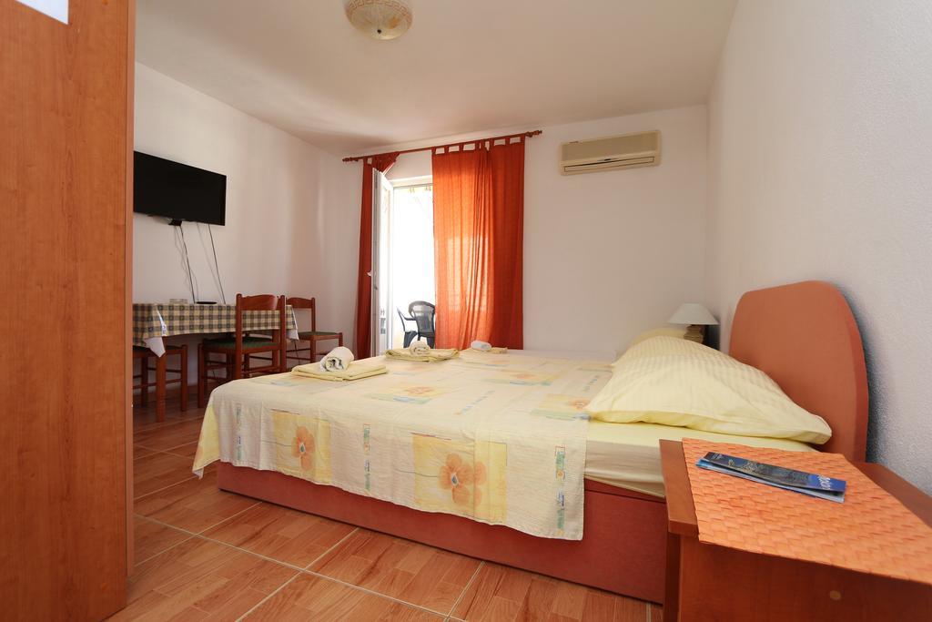 Apartments Antoneta Makarska Eksteriør billede